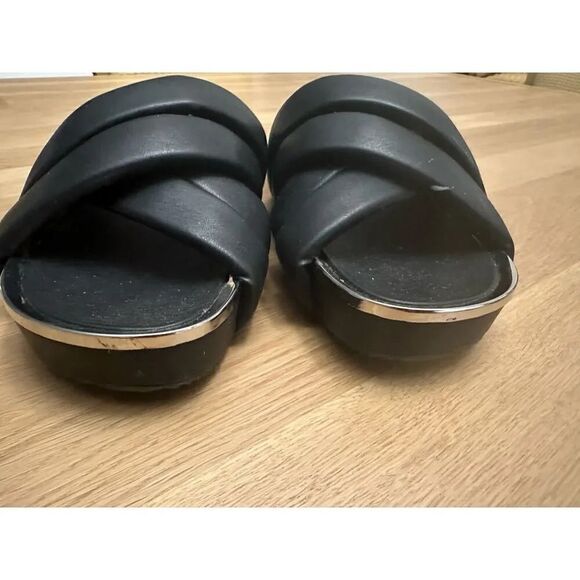 DKNY Sand  Cross Vienna Puffy Strap - Picture 3 of 6